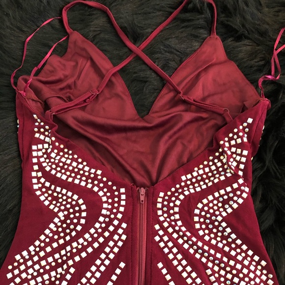 Gown - Picture 6 of 7